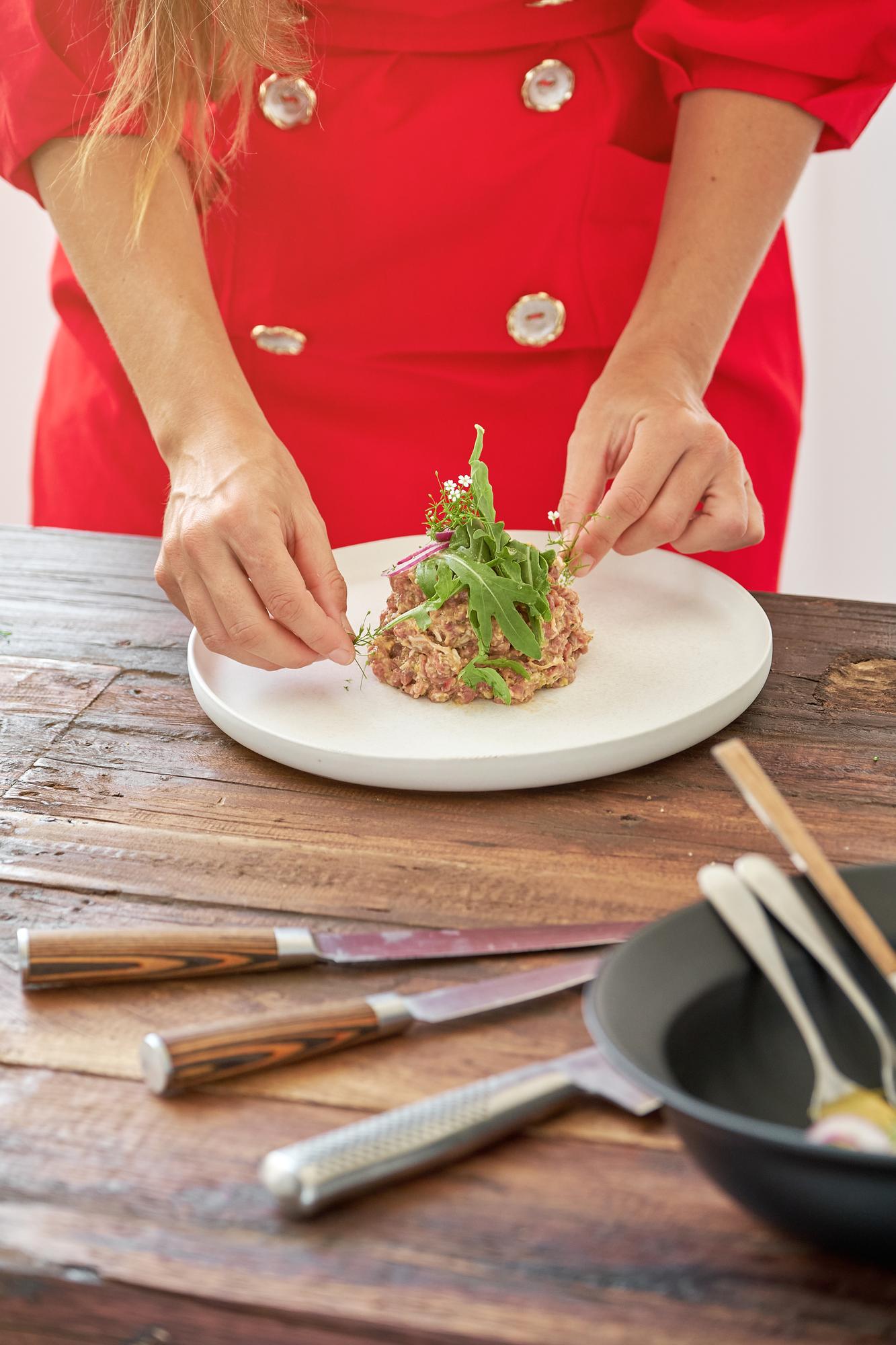 Step-by-step plating on counter